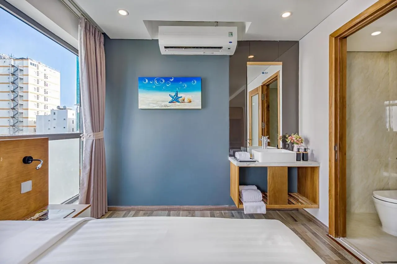 Jolia Hotel Danang Beach